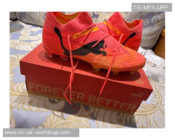 彪马足球鞋设计时尚舒适性能卓越让你在球场上尽显风采 彪马足球鞋设计时尚舒适性能卓越让你在球场上尽显风采